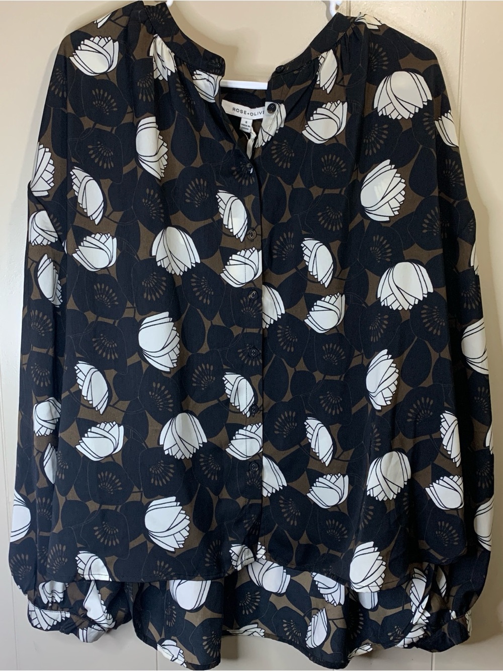 Women’s Rose & Olive Brown oversized Small black and white floral Blouse